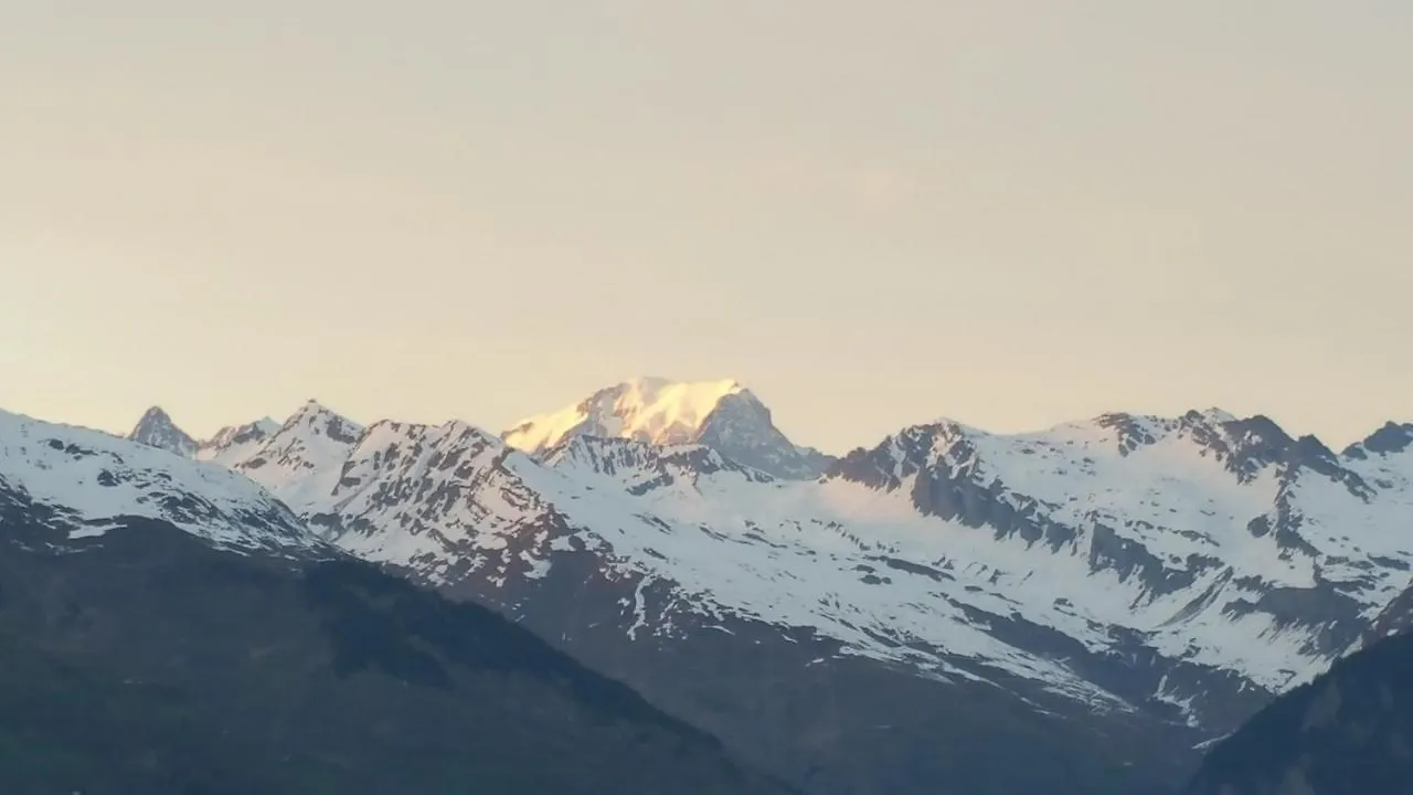 La Plagne-Tarentaise Chalet Hermine Bed & Breakfast  La Plagne-Tarentaise